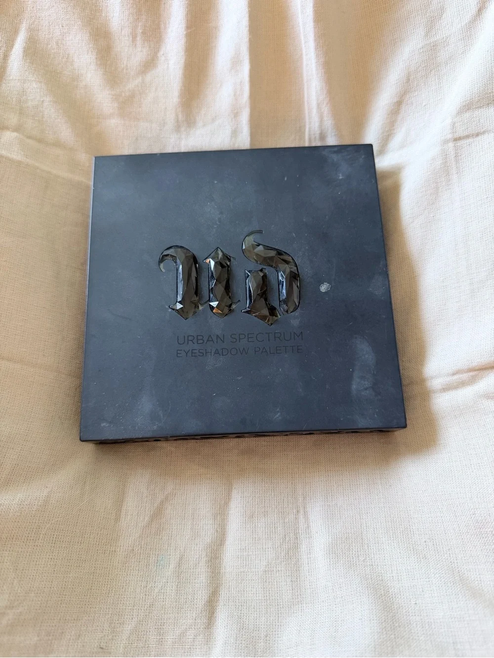Urban Decay Urban Spectrum Eyeshadow Palette - Limited Edition / Rare